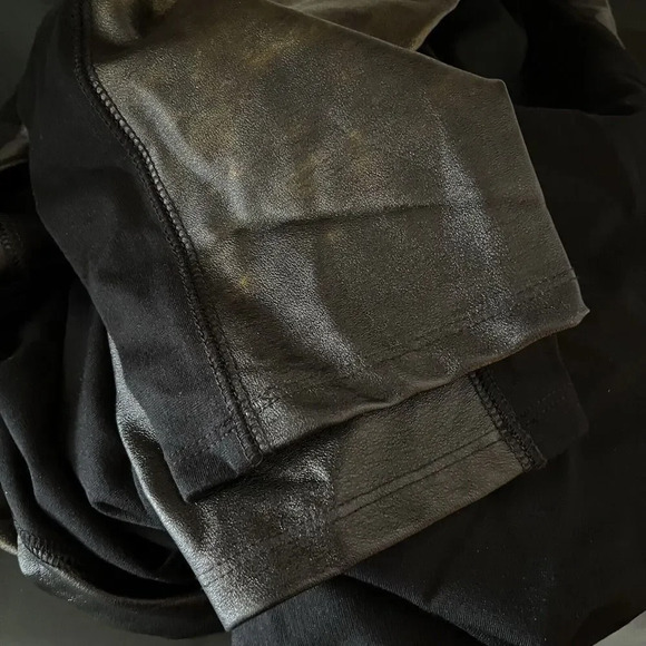 LANE BRYANT Size 18/20 Black With A Gold Finish Faux Leather Insert Leggings - Picture 6 of 12